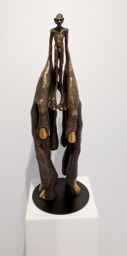 HANDLANGER Special Edition | 2024 |  Tim David Trillsam Bronze /Plastik  74cm x 20cm x 19cm Auflage 9 + 3 E.A